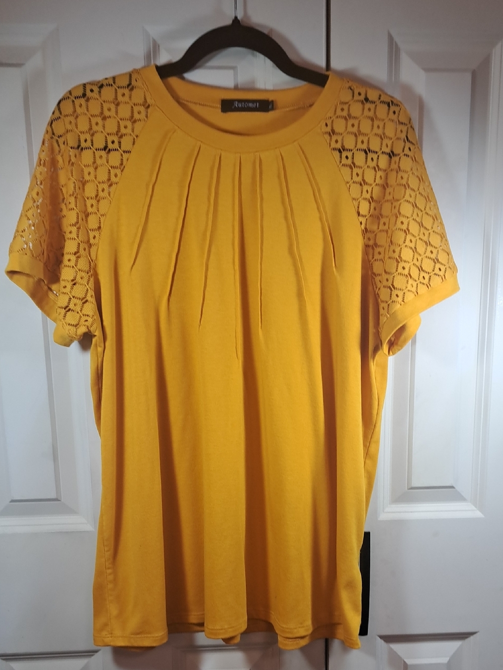Automet Women's Mustard Crochet Sleeve Short Sleeve Tee